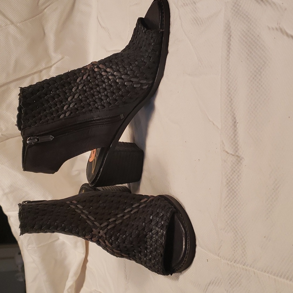 Sam Edelman woven leather peep toe booties, Size 10